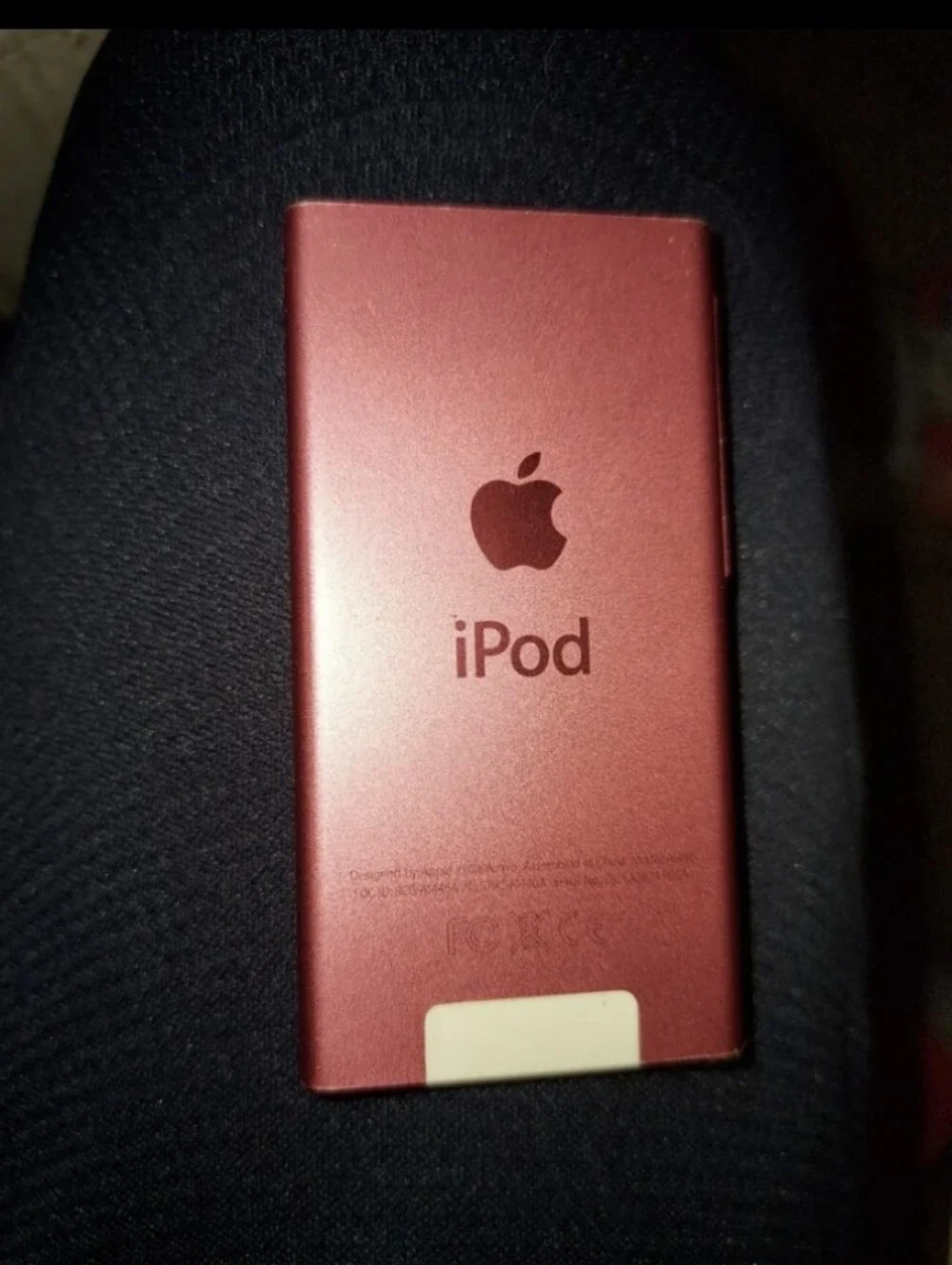 Apple iPod Nano 7th Generation 16GB - Hot Pink